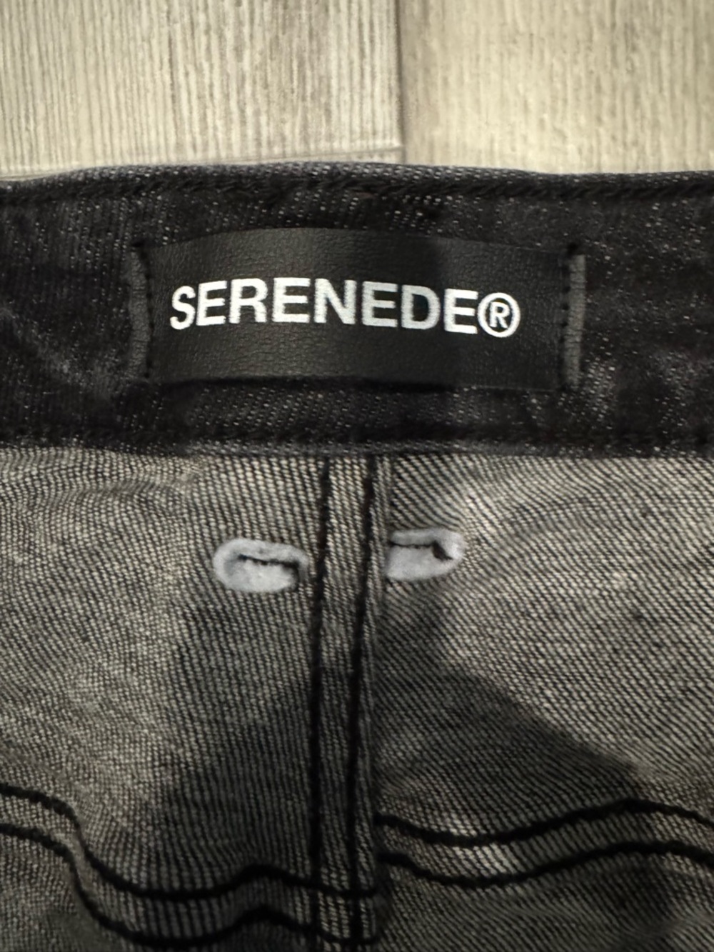 Serenede Men's Distressed Black Stretch Jeans - Picture 7 of 11